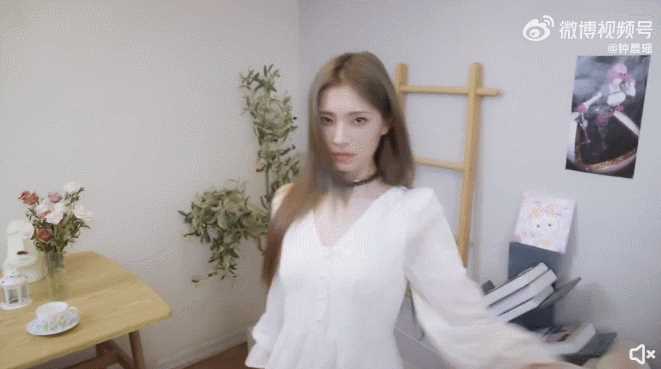 《完蛋！我被美女包围了！》钟晨瑶COS《崩坏：星穹铁道》人气角色镜流